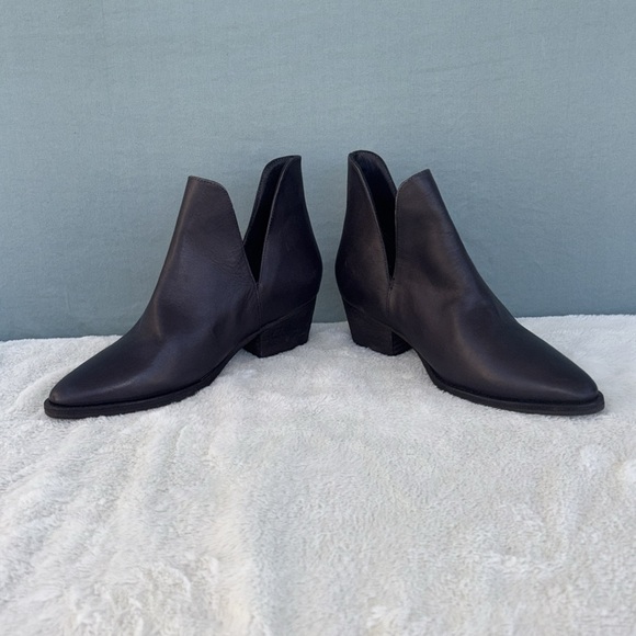 EUC Free People Black Chelsea Ankle Boots with Pointed Toe EU 36 Leather Western - Picture 2 of 10